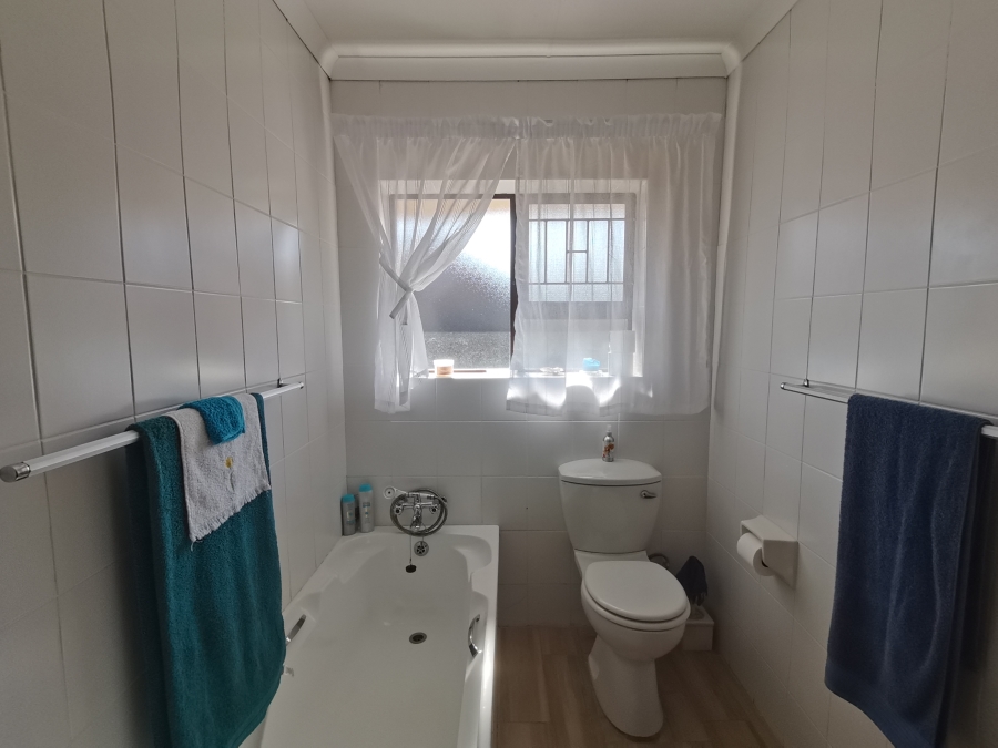 4 Bedroom Property for Sale in Bayview Western Cape